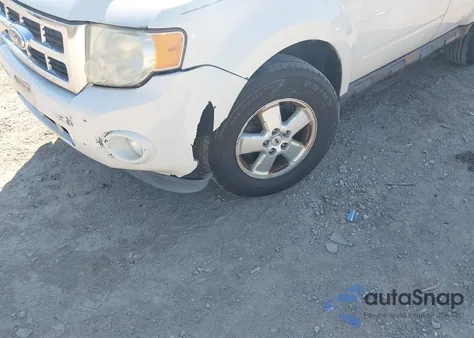 2010 Ford Escape Xlt z USA, uszkodzony, nr VIN 1FMCU0DG1AKA04732